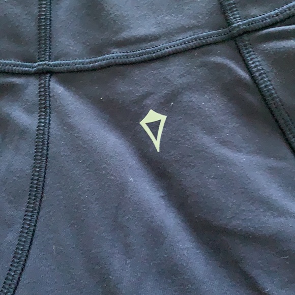 Ivivva zip up athletic sweater - Picture 4 of 4